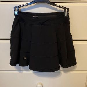 lulu lemon black skirt !